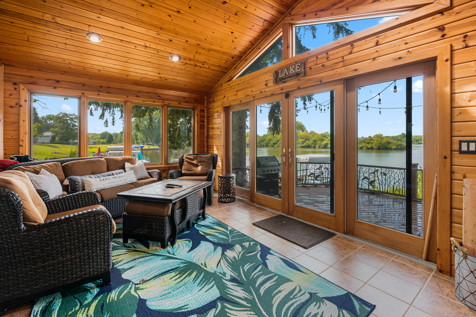 4122 W Lake Shore Drive Property Photo 6