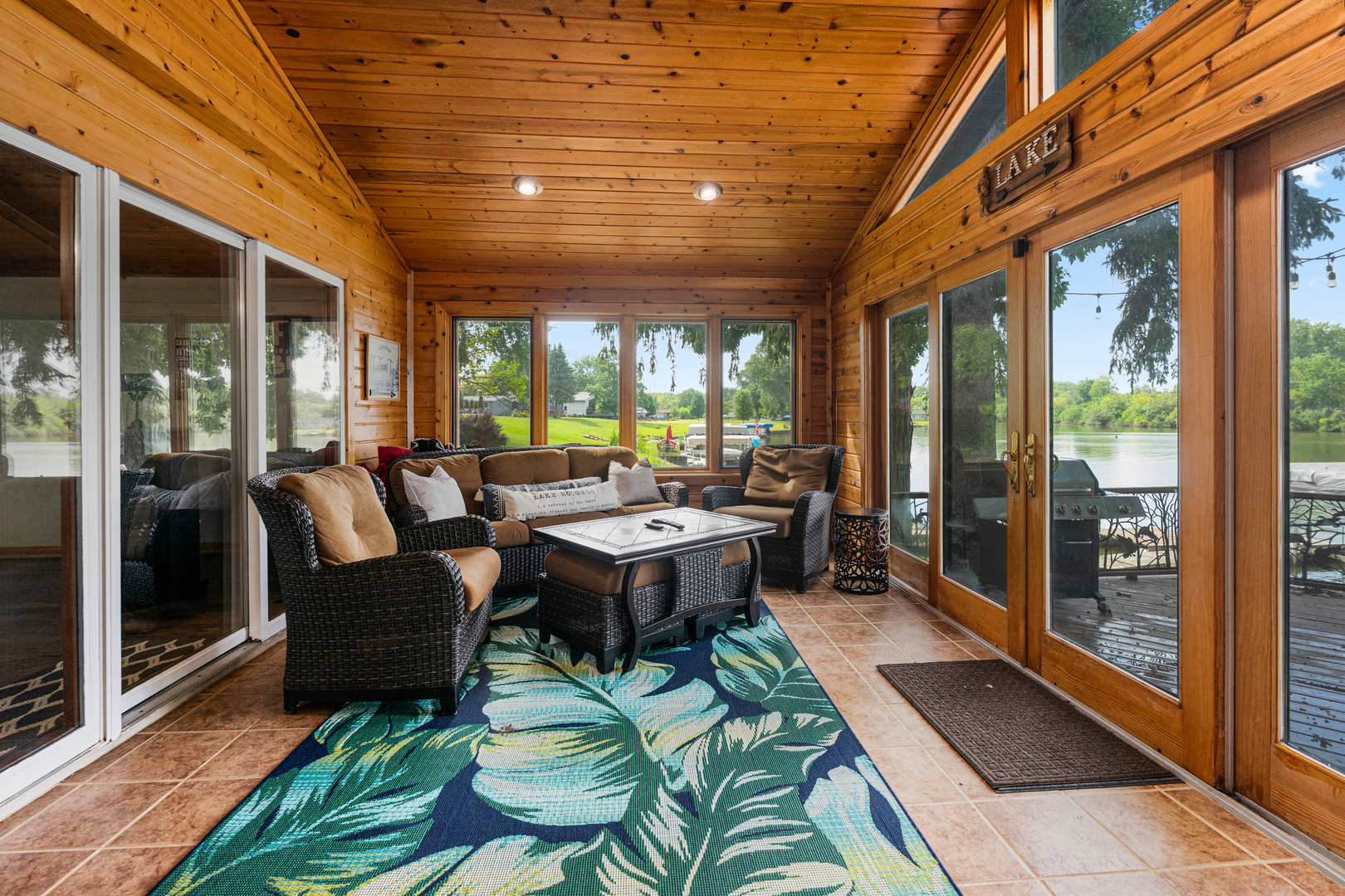 4122 W Lake Shore Drive Property Photo 7