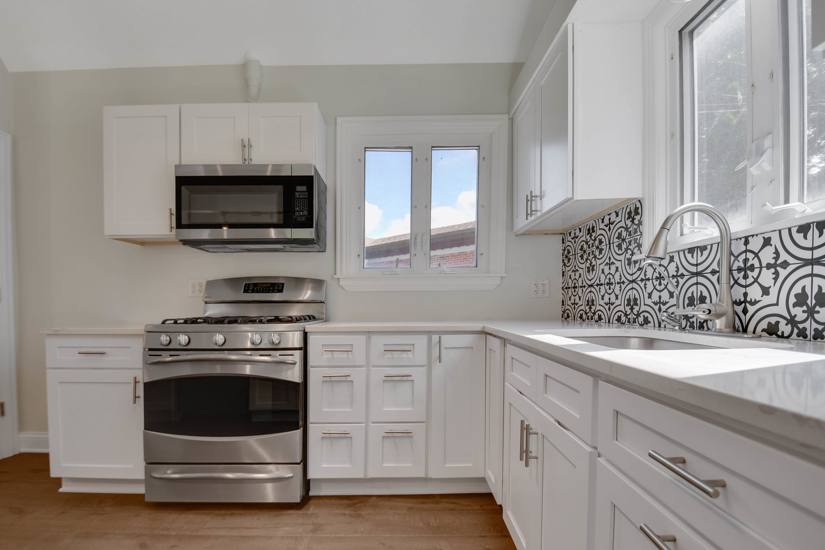 12851 Clinton Street Property Photo 6