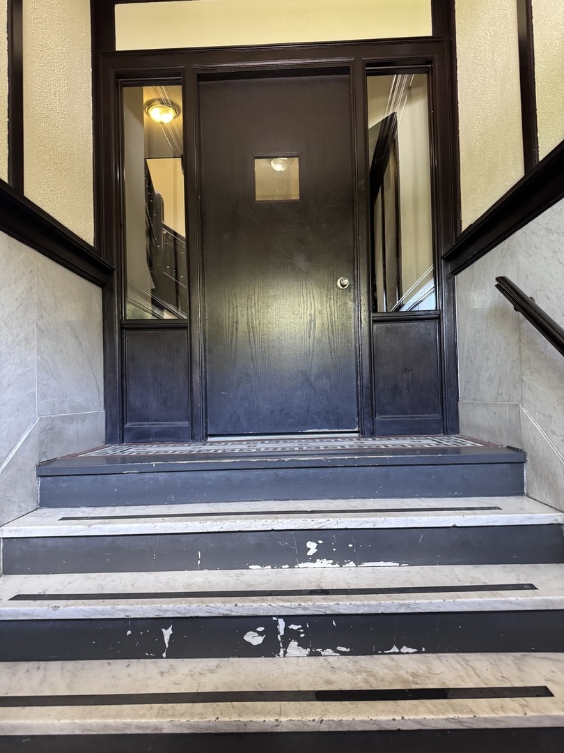4358 W Washington Boulevard 204 Property Photo 5