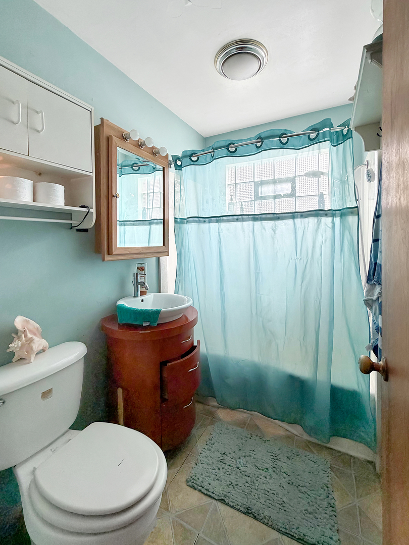 807 E Illinois Street Property Photo 11