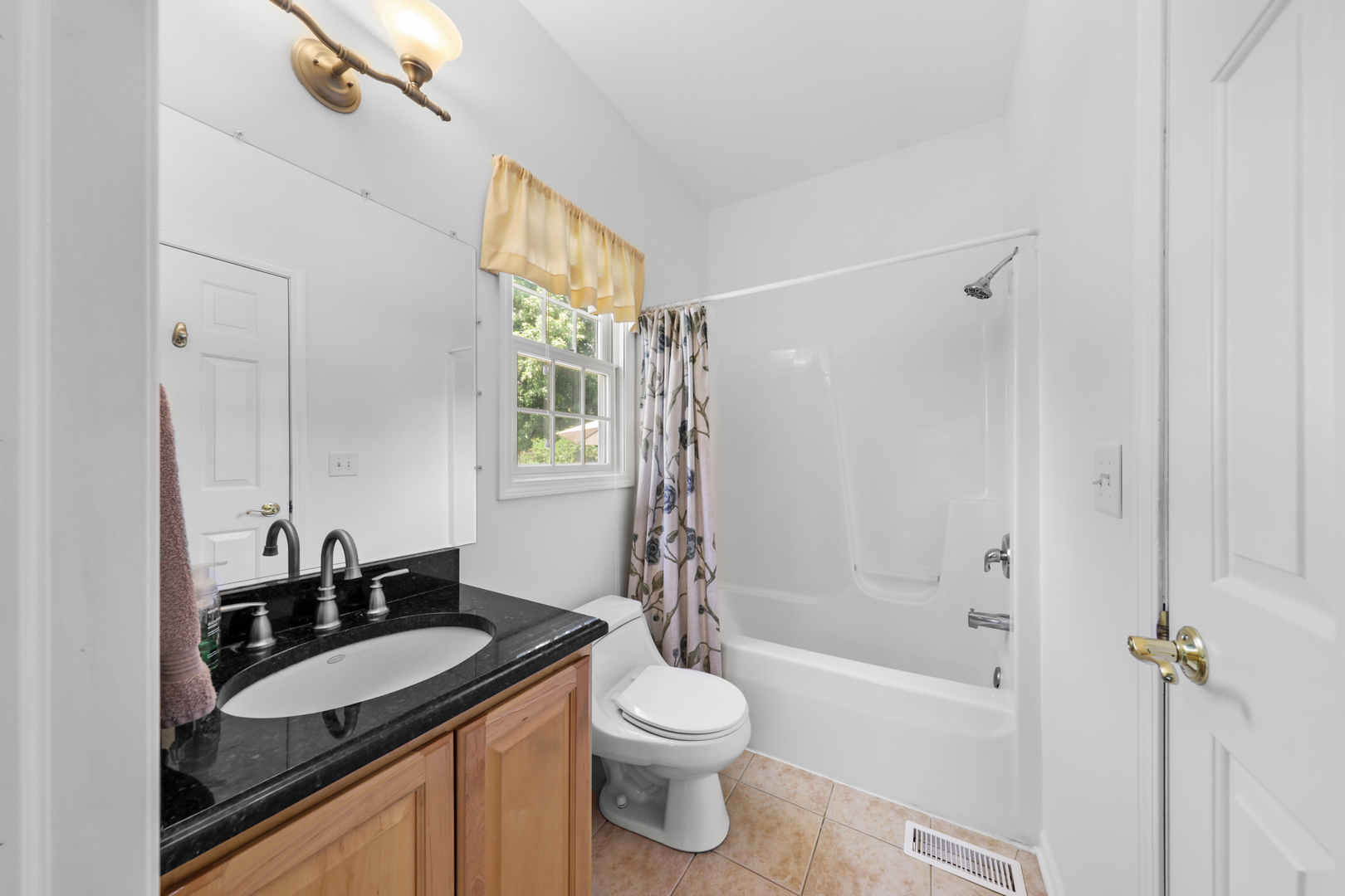 1223 Fox Run Drive Property Photo 14