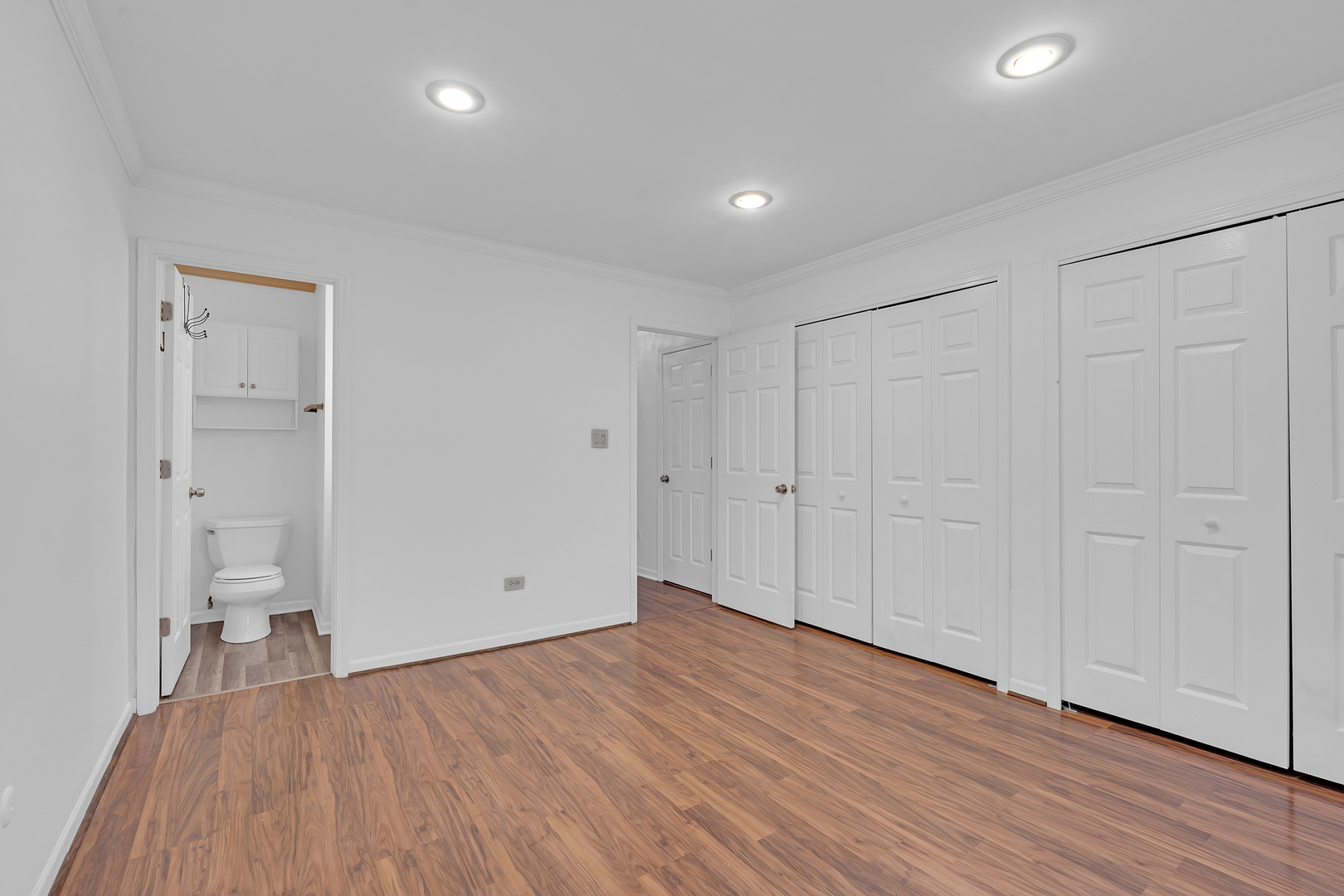 5151 N East River Road 332d Property Photo 6