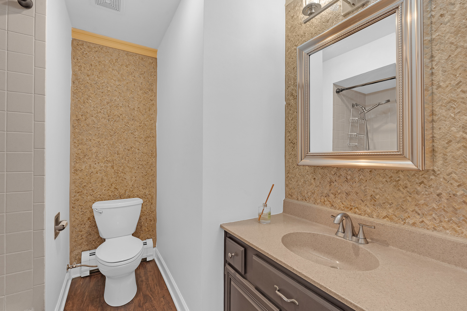 5151 N East River Road 332d Property Photo 7