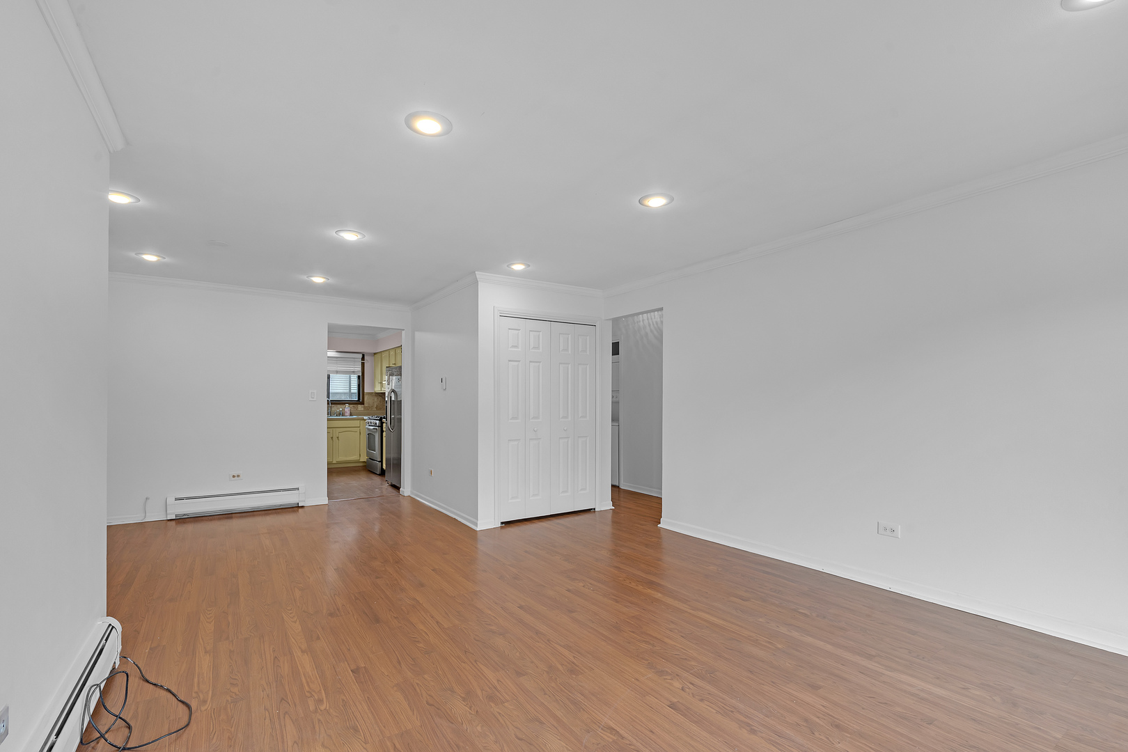 5151 N East River Road 332d Property Photo 10