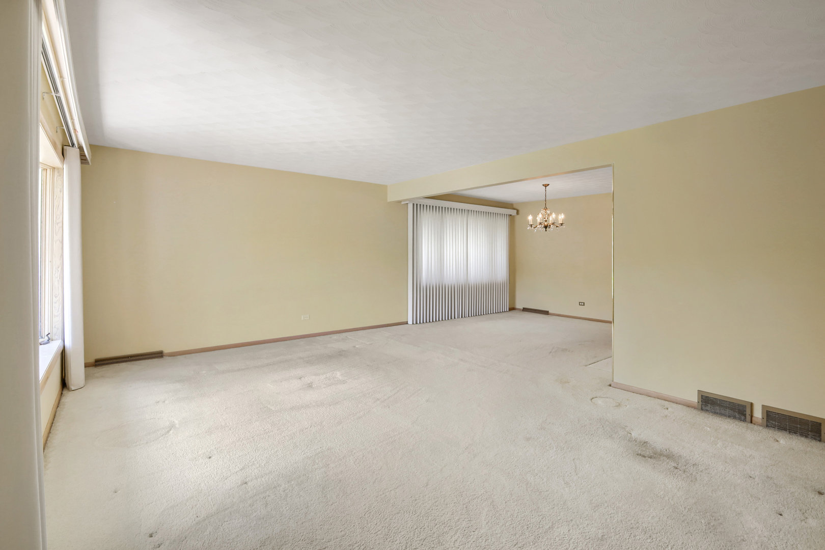 2630 Somerset Drive Property Photo 2