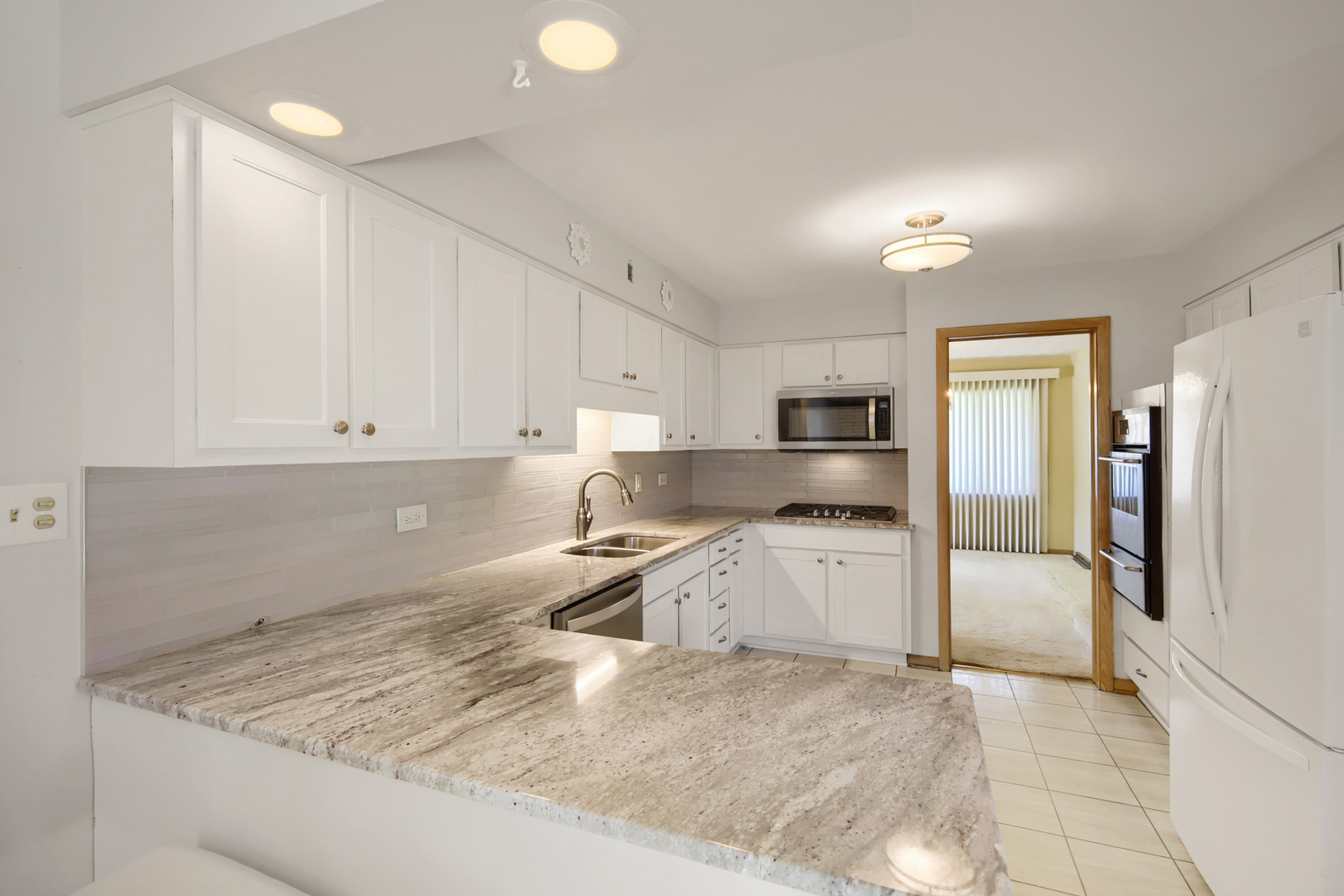 2630 Somerset Drive Property Photo 6