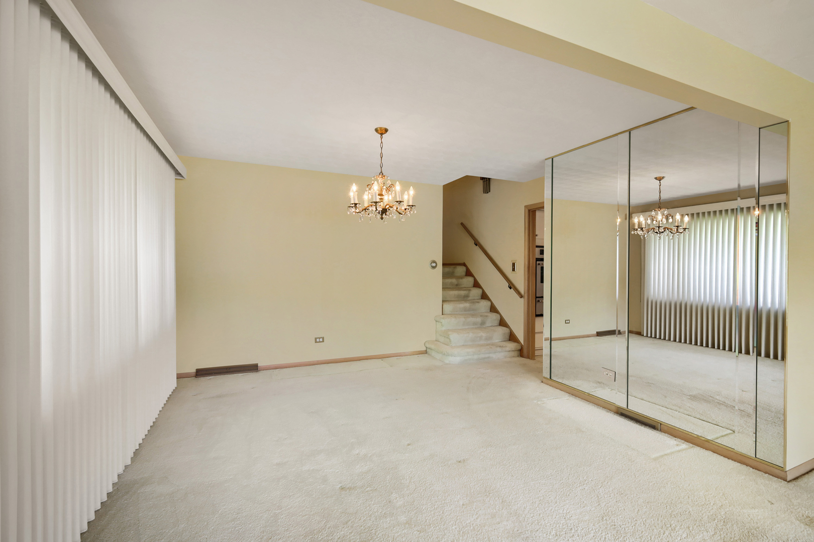 2630 Somerset Drive Property Photo 7