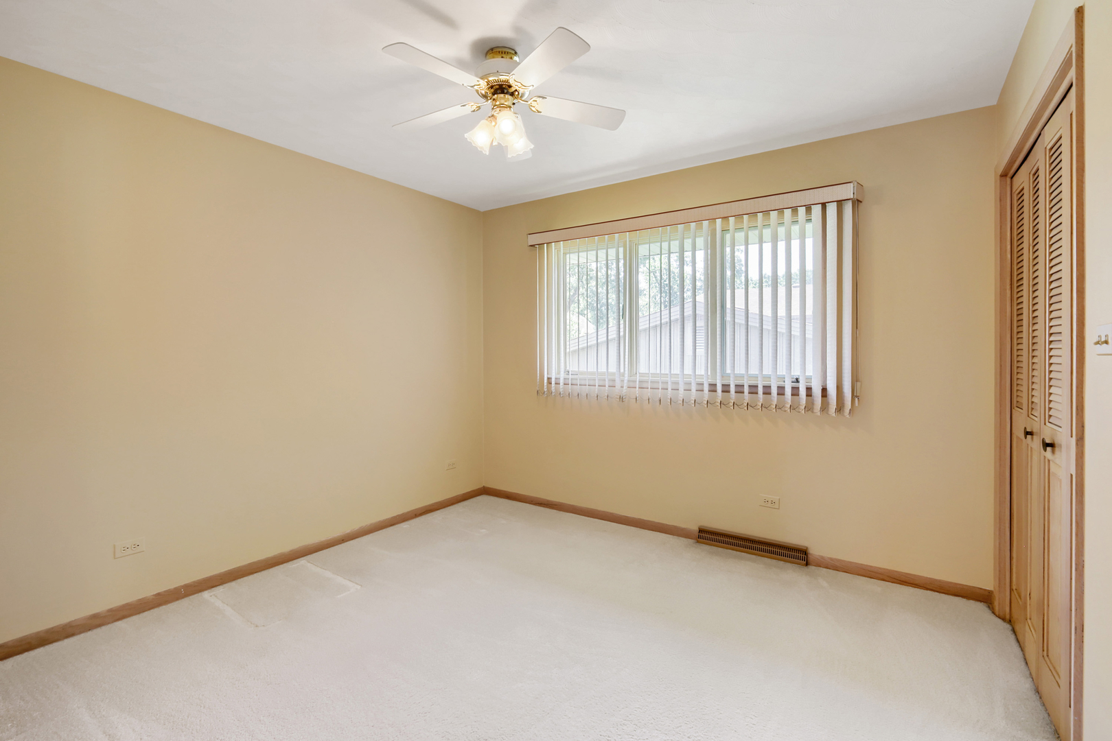 2630 Somerset Drive Property Photo 10