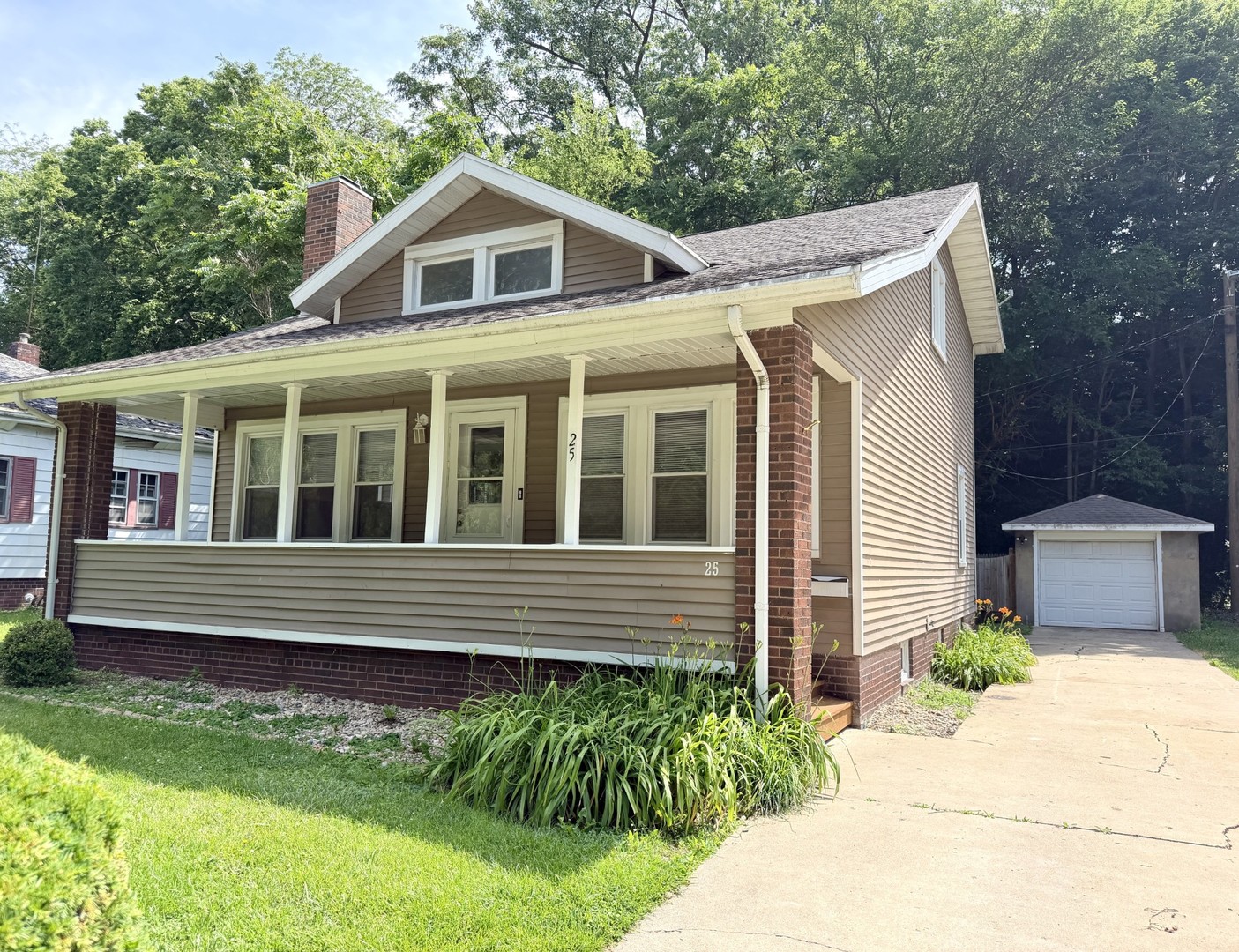 25 Westclox Avenue Property Photo 1