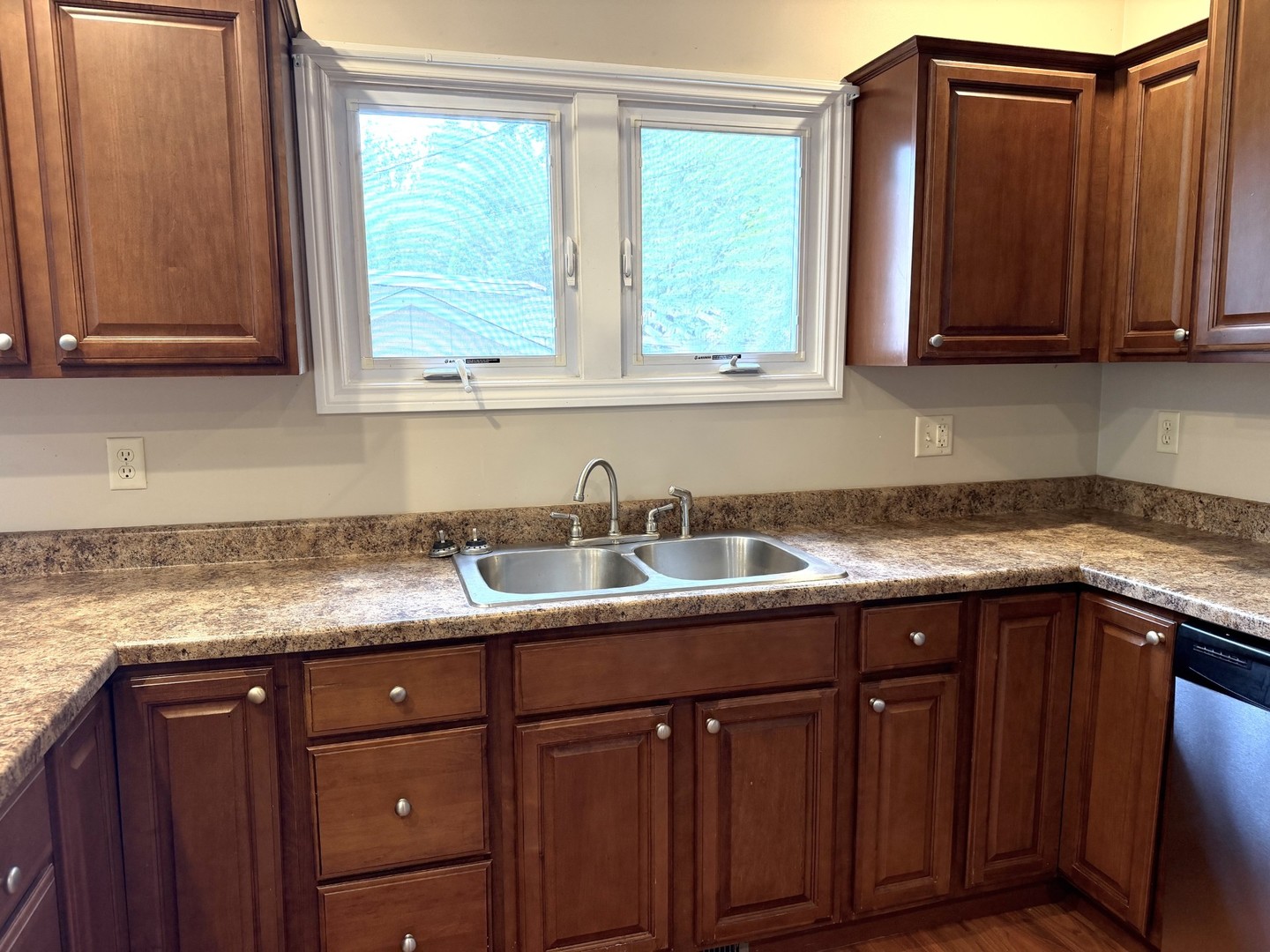 25 Westclox Avenue Property Photo 11