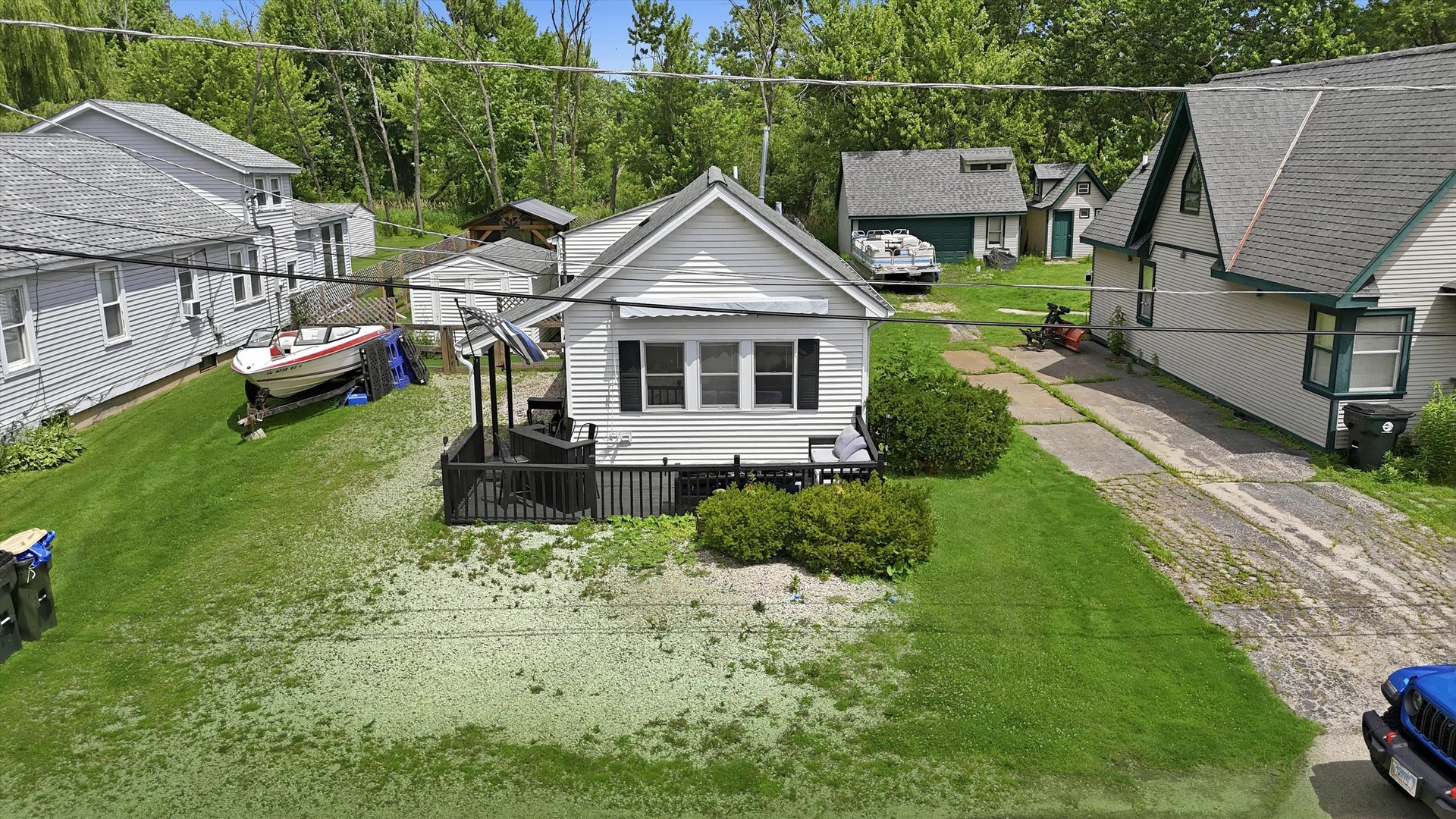 23016 W Lakeview Avenue Property Photo 4