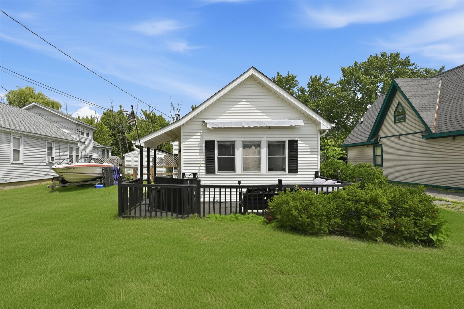 23016 W Lakeview Avenue Property Photo 8