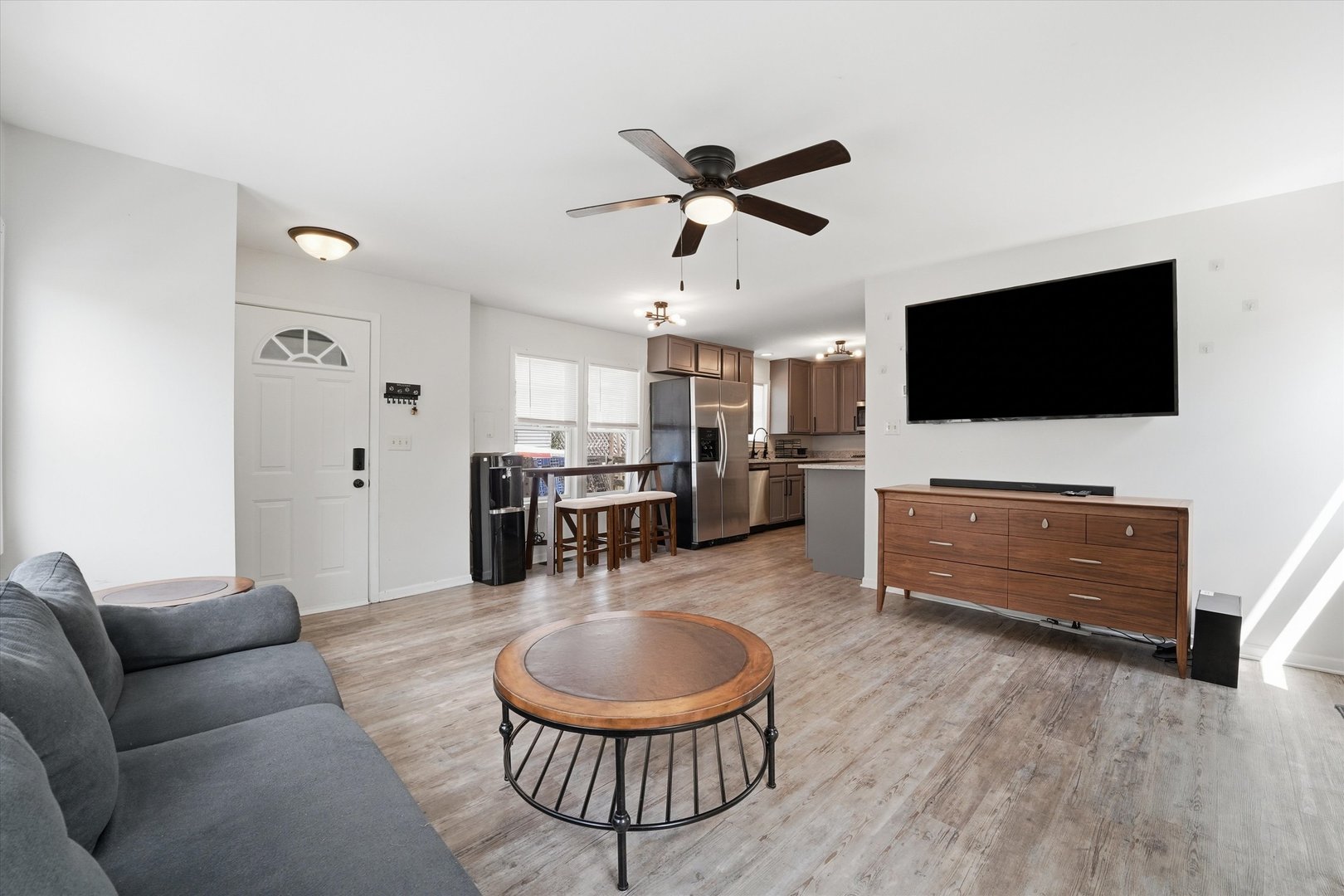 23016 W Lakeview Avenue Property Photo 10