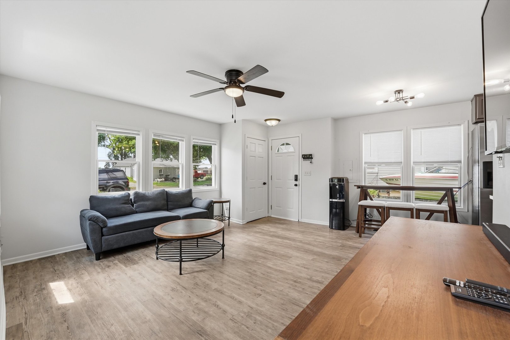 23016 W Lakeview Avenue Property Photo 11