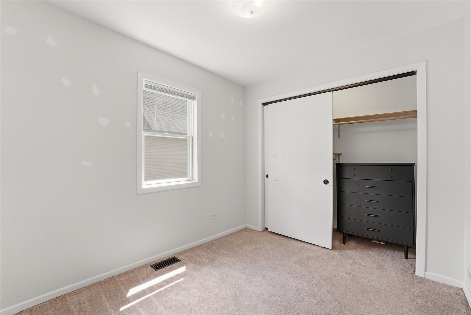 23016 W Lakeview Avenue Property Photo 18
