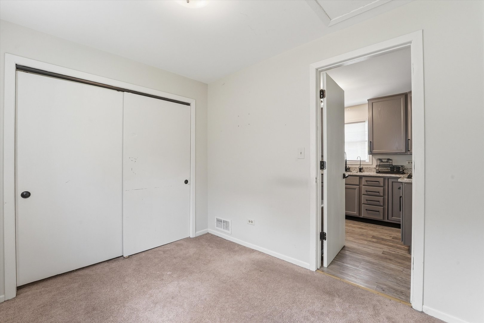 23016 W Lakeview Avenue Property Photo 19