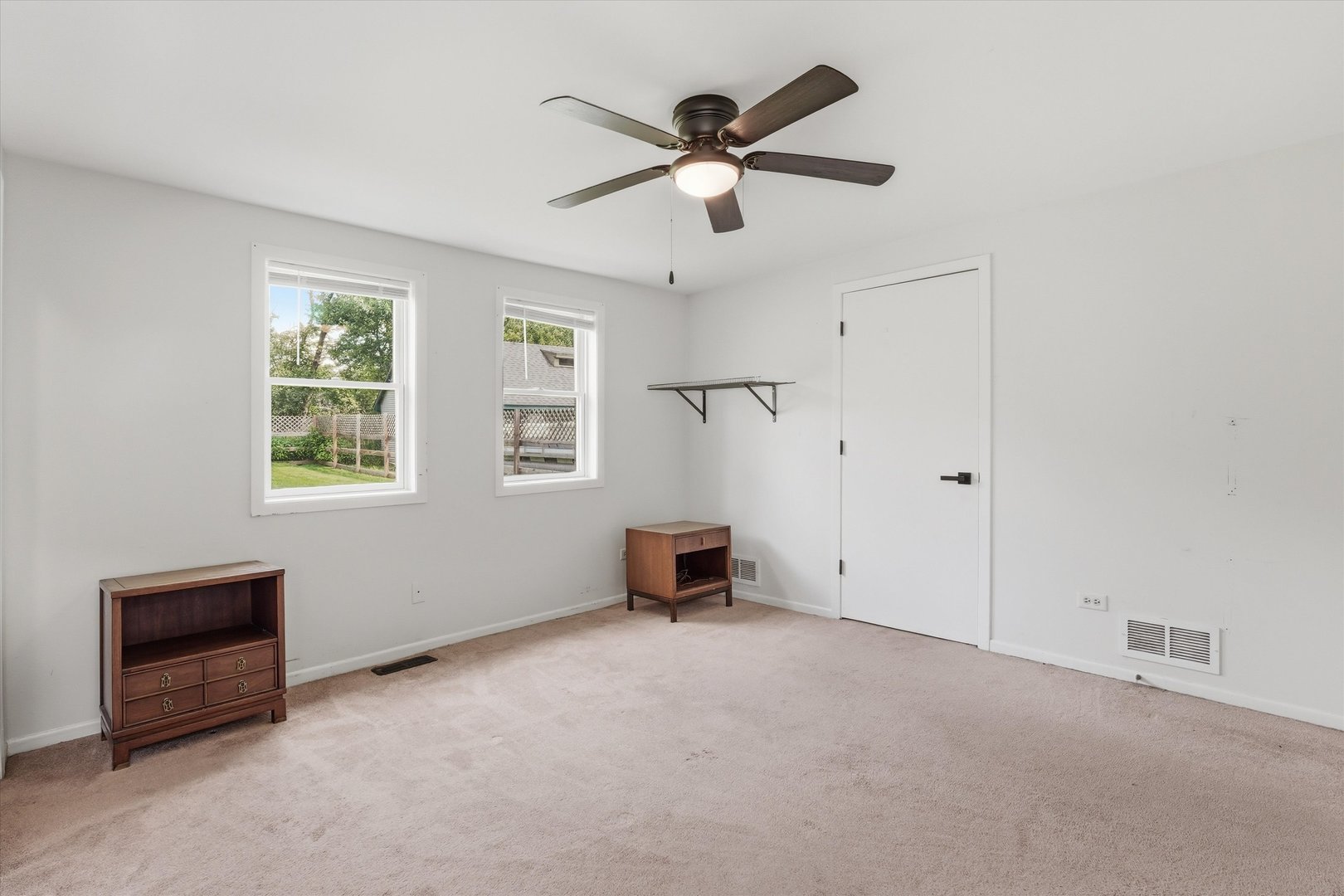 23016 W Lakeview Avenue Property Photo 21