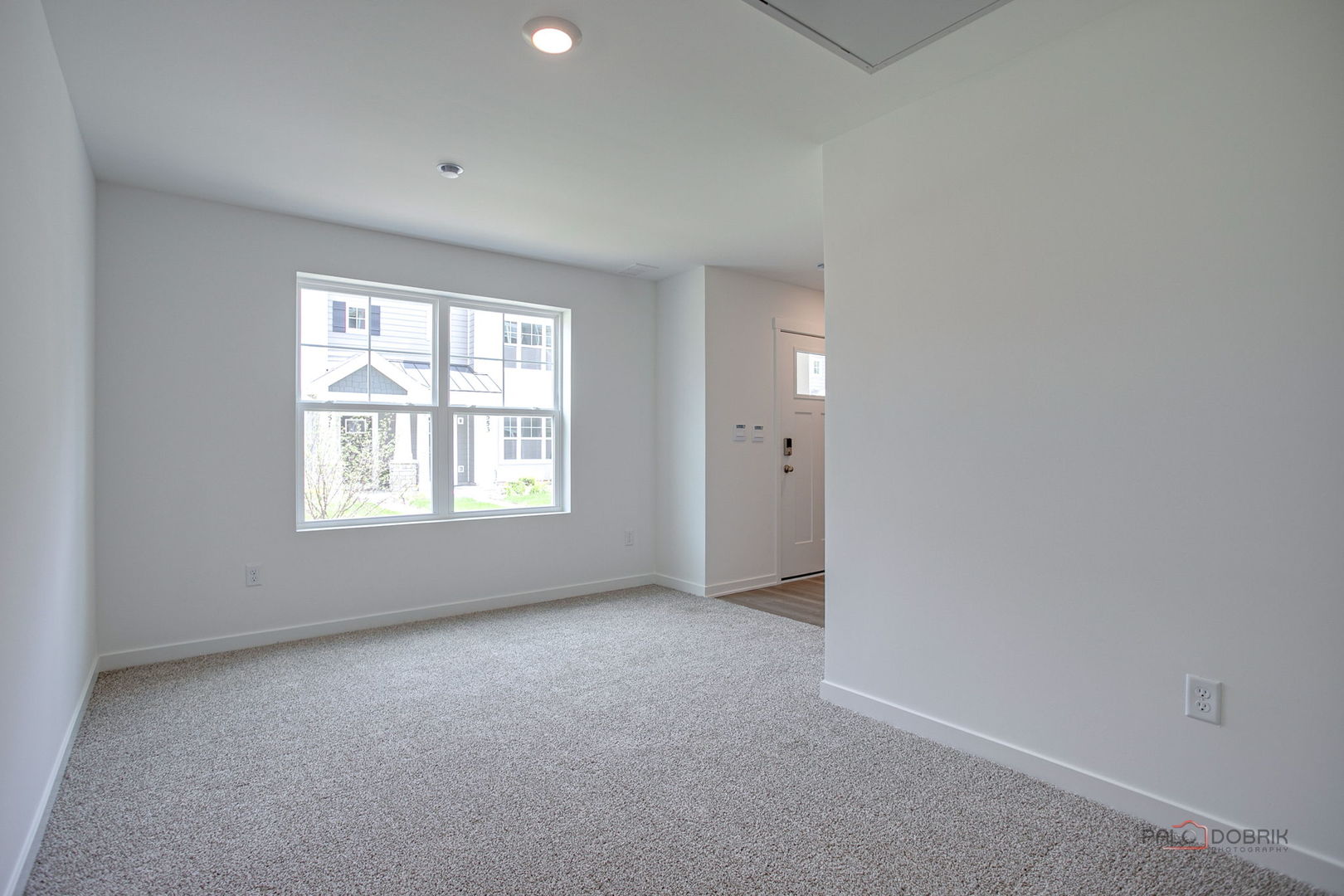 541 Yosemite Way Property Photo 6