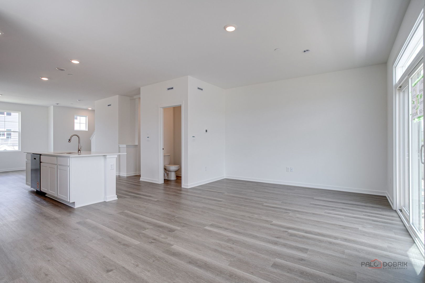 541 Yosemite Way Property Photo 8