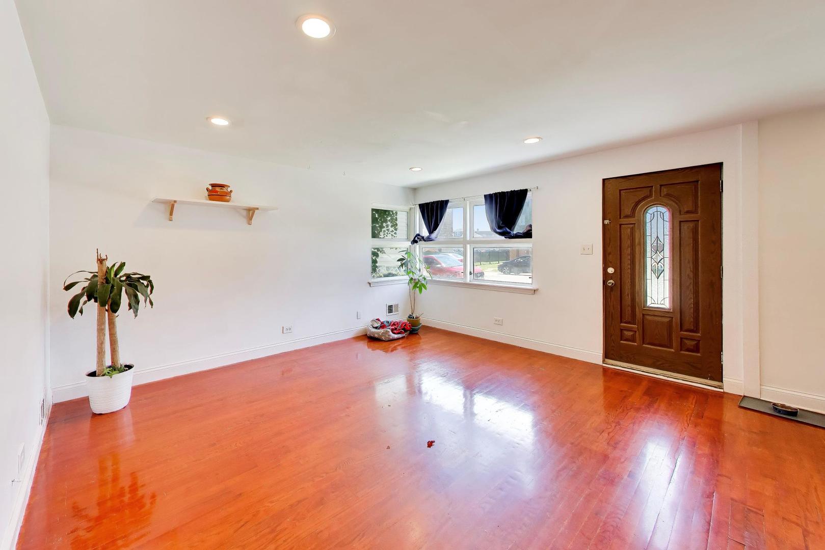 12691268 Property Photo 4