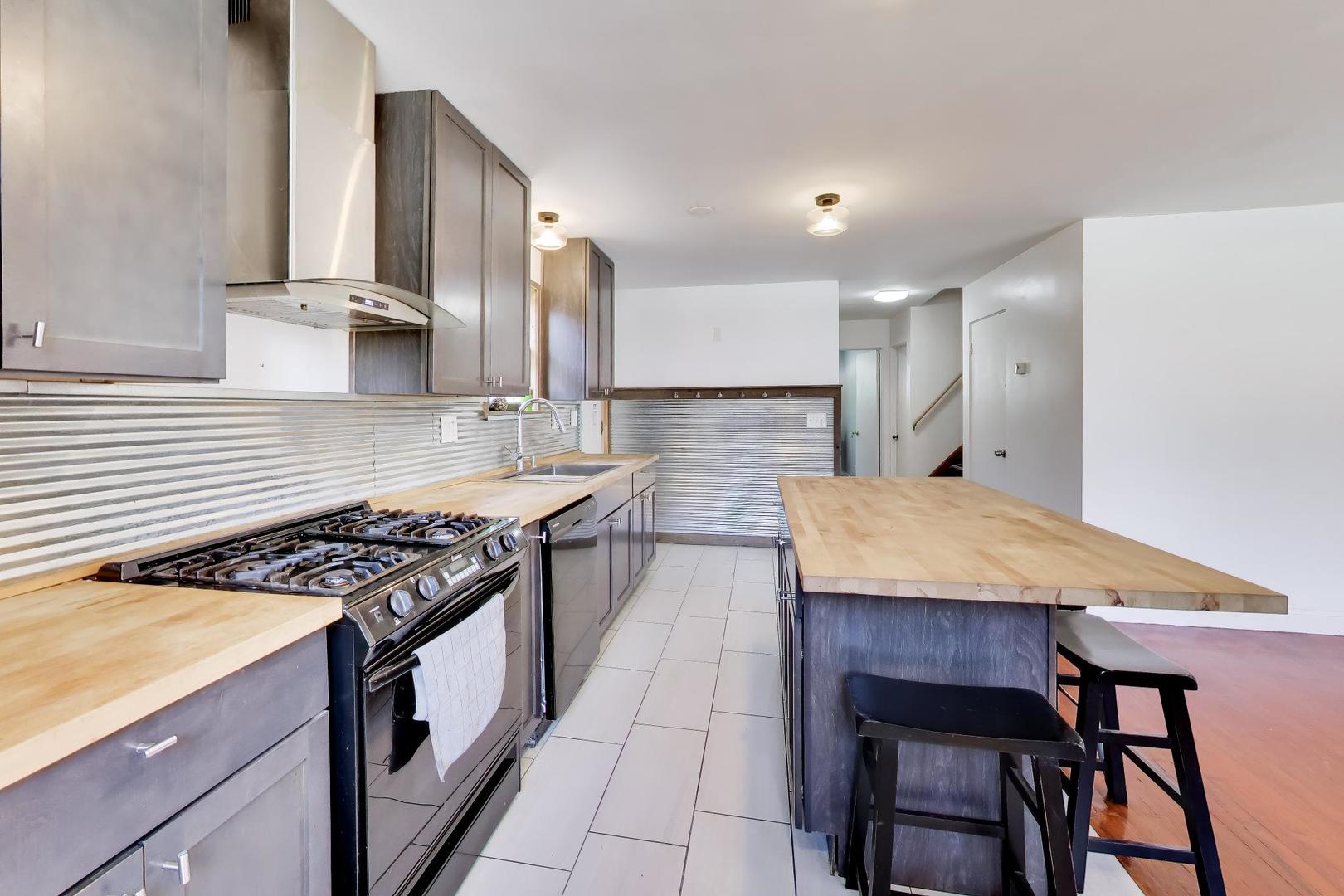 12691268 Property Photo 9