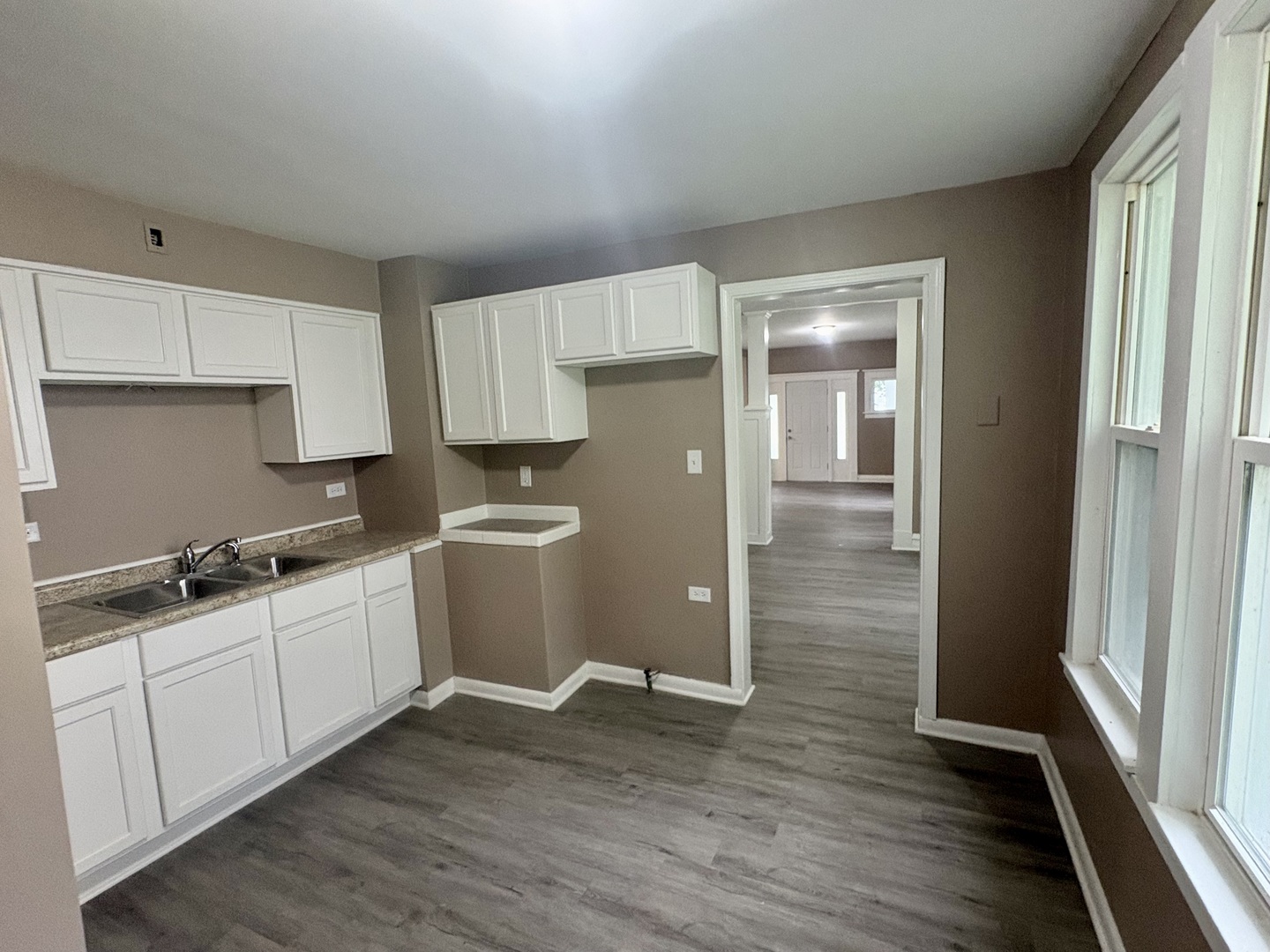 396 S Rosewood Avenue Property Photo 5
