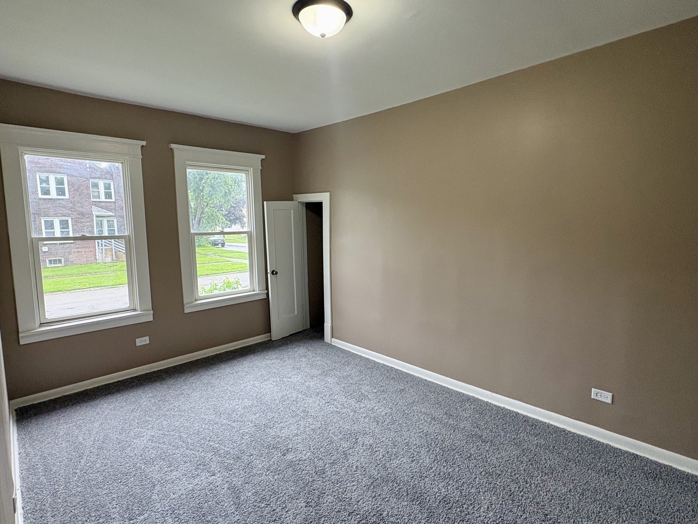 396 S Rosewood Avenue Property Photo 6