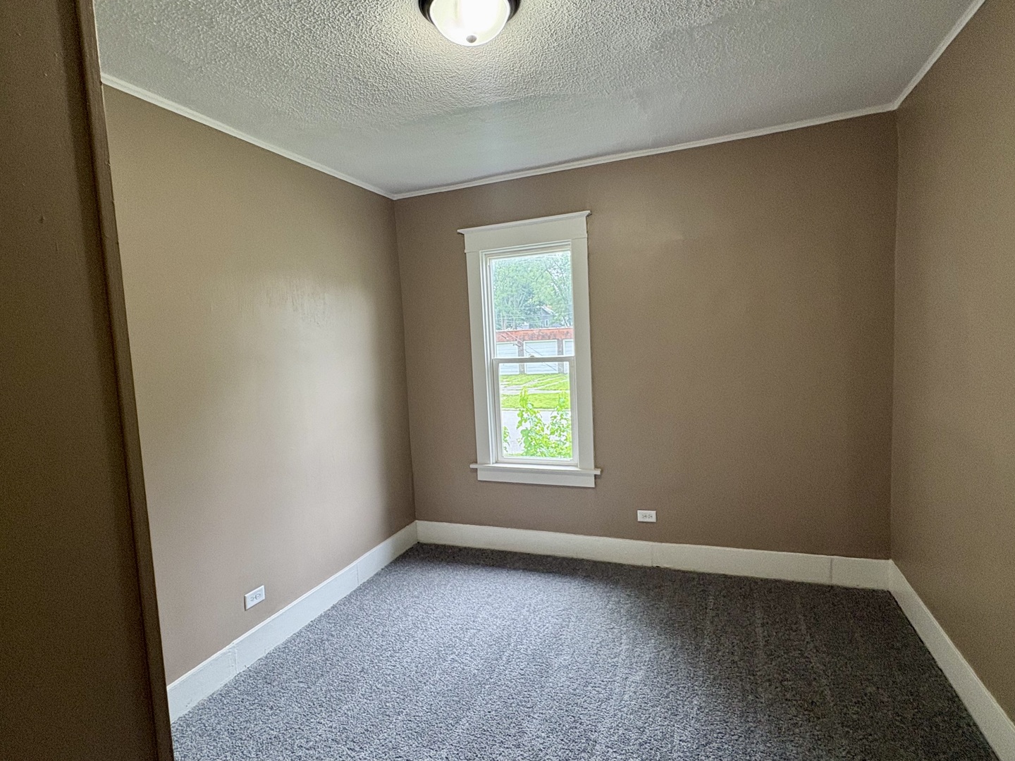 396 S Rosewood Avenue Property Photo 7