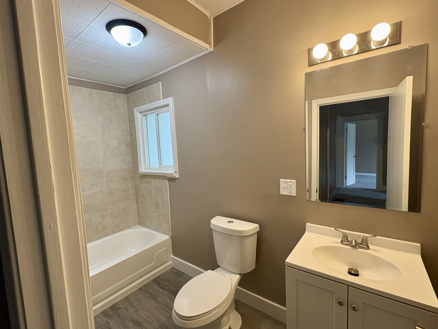 396 S Rosewood Avenue Property Photo 9