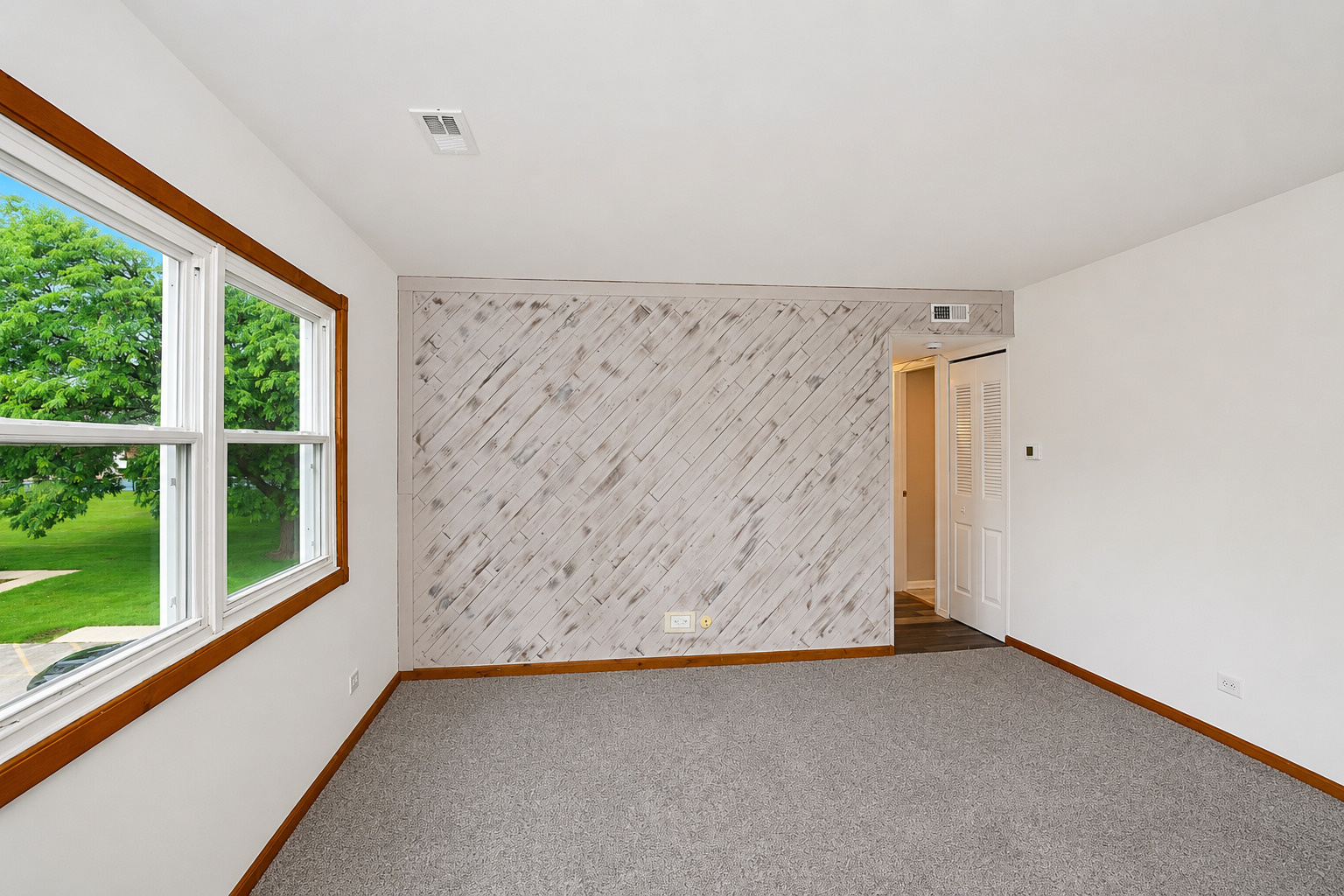 320 Joan Court D Property Photo 5