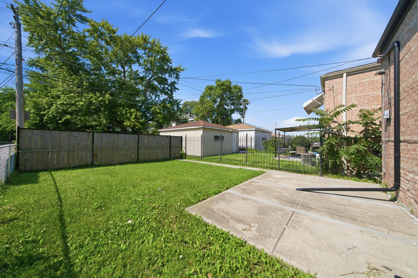 1111 E 93rd Street Property Photo 19