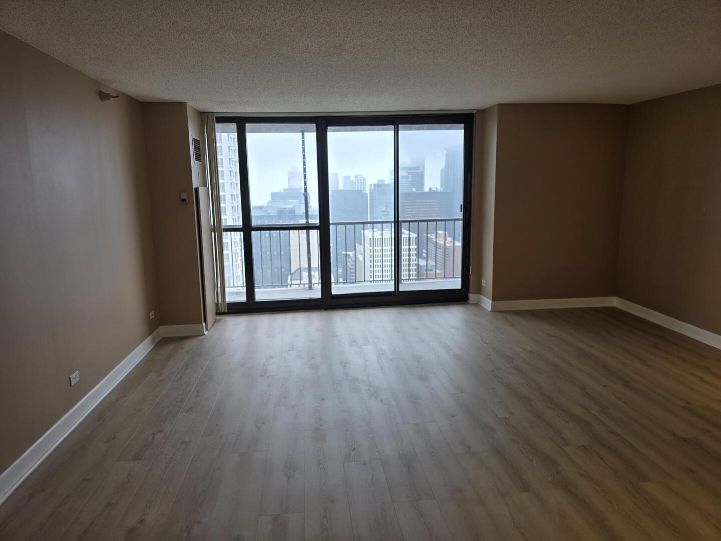 10 E Ontario Street 4601 Property Photo 5