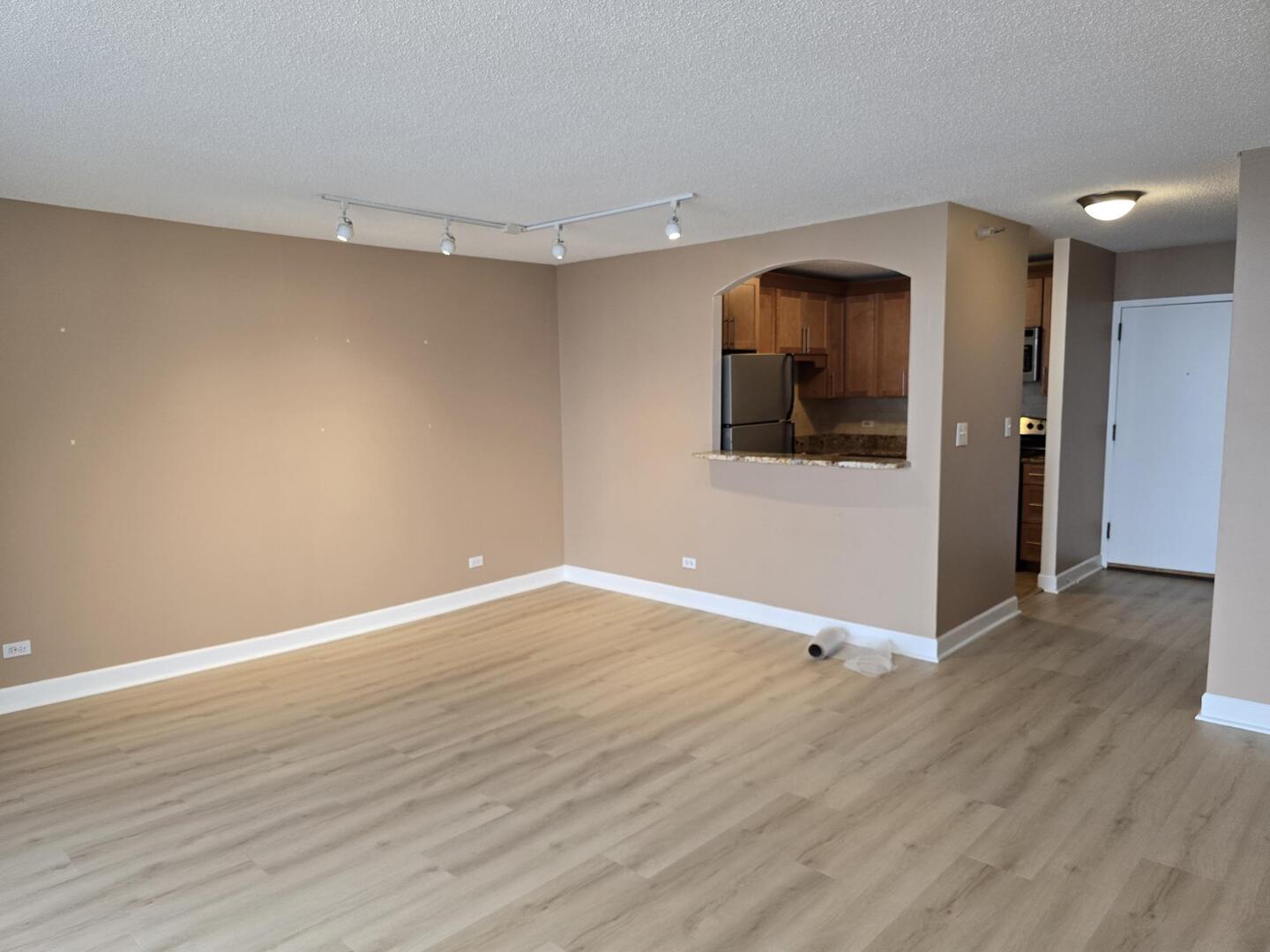 10 E Ontario Street 4601 Property Photo 6