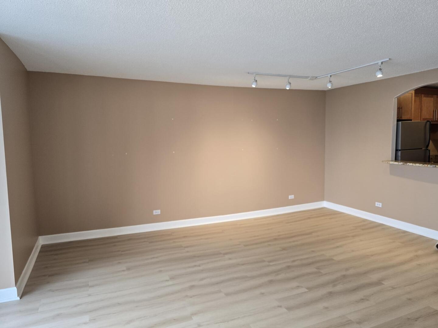 10 E Ontario Street 4601 Property Photo 7