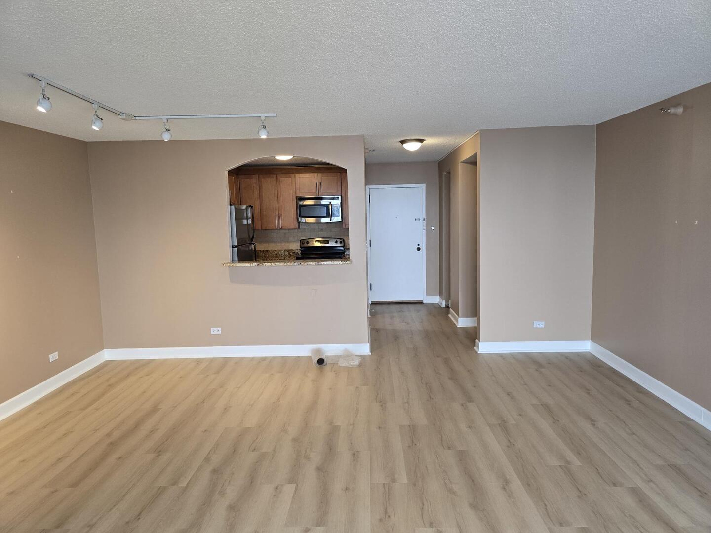 10 E Ontario Street 4601 Property Photo 10
