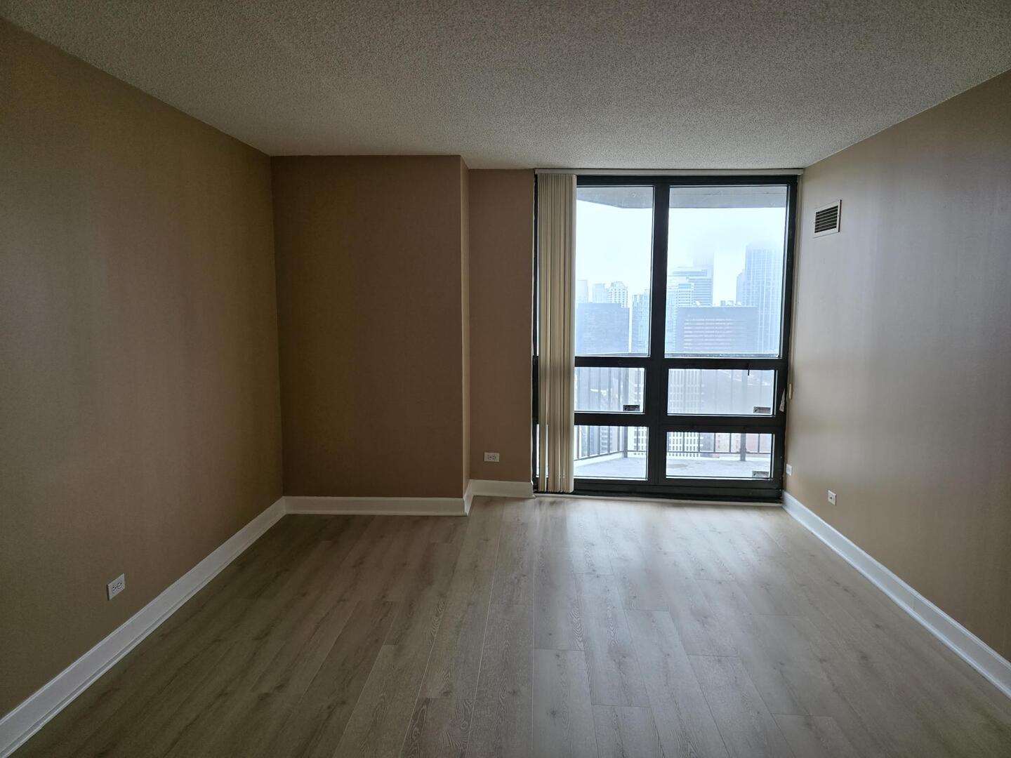 10 E Ontario Street 4601 Property Photo 11