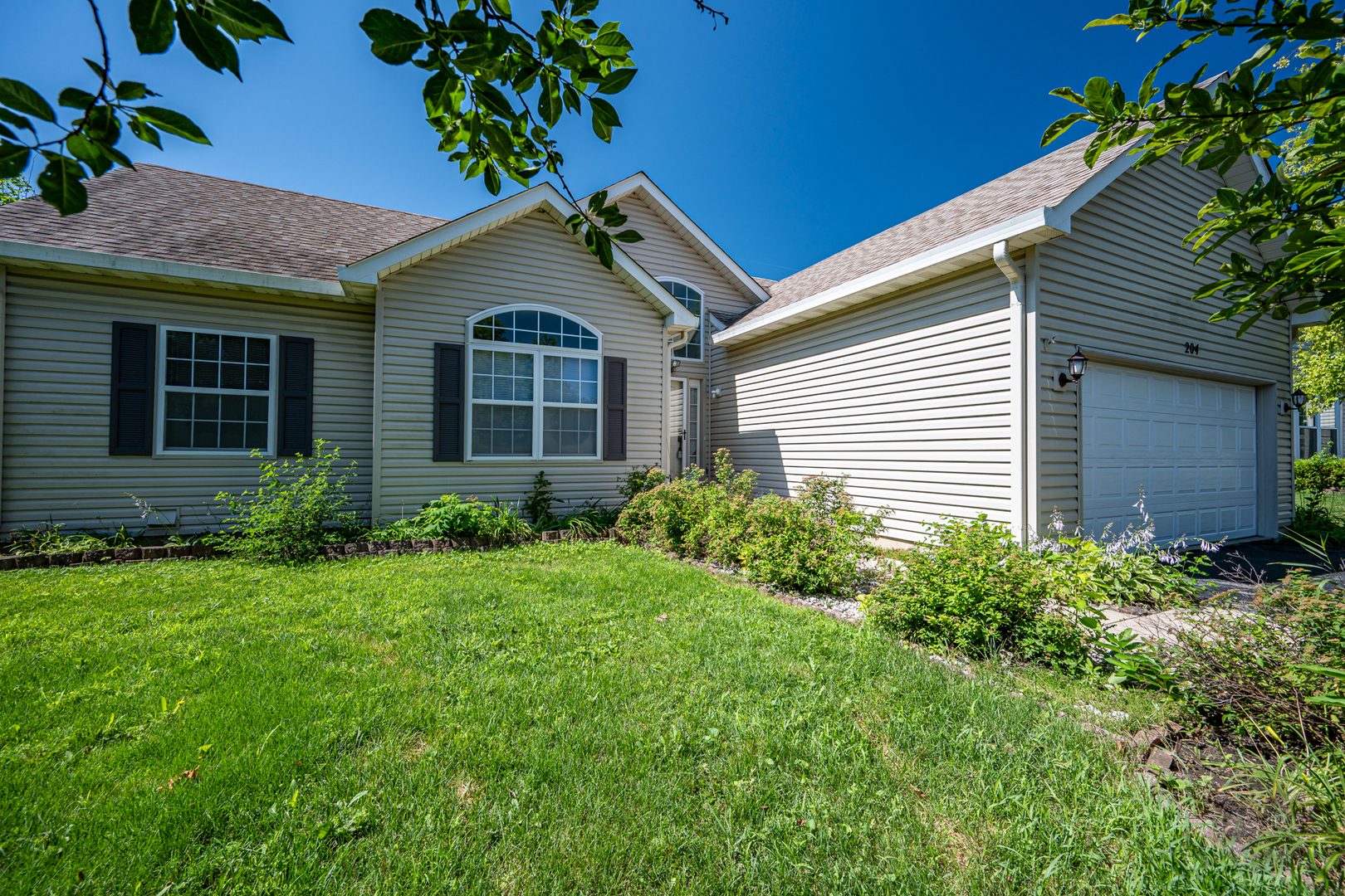 204 Magnolia Drive Property Photo 1