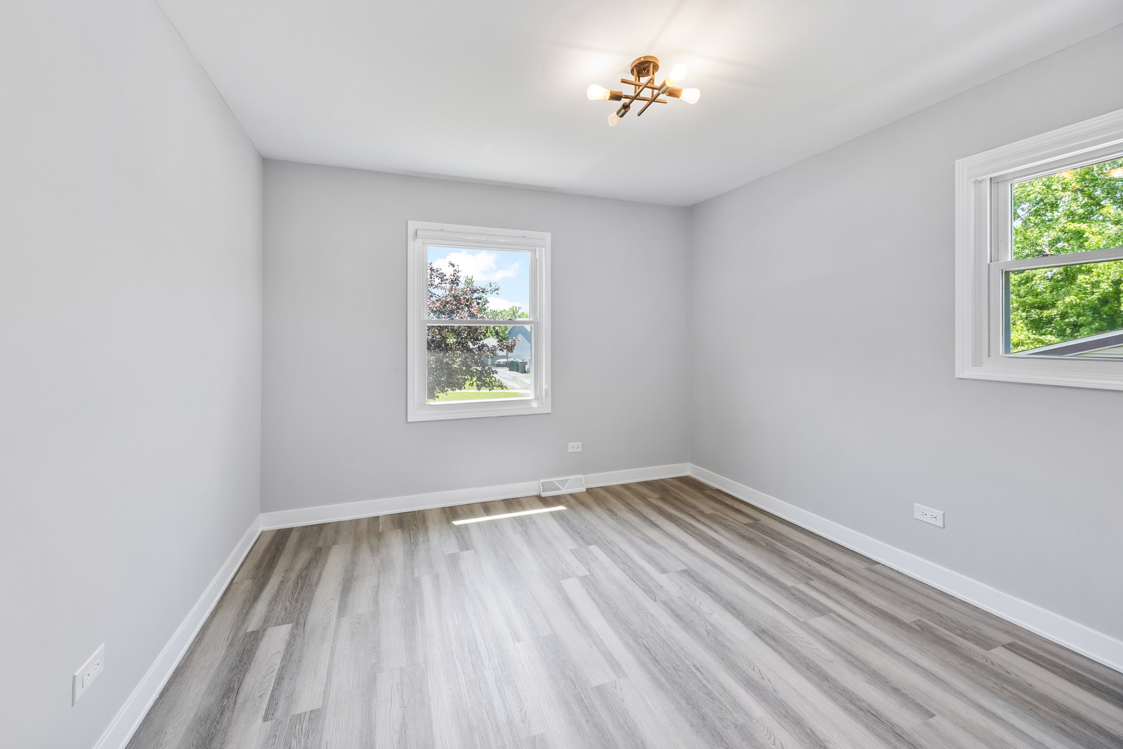 8920 Fairway Drive Property Photo 6