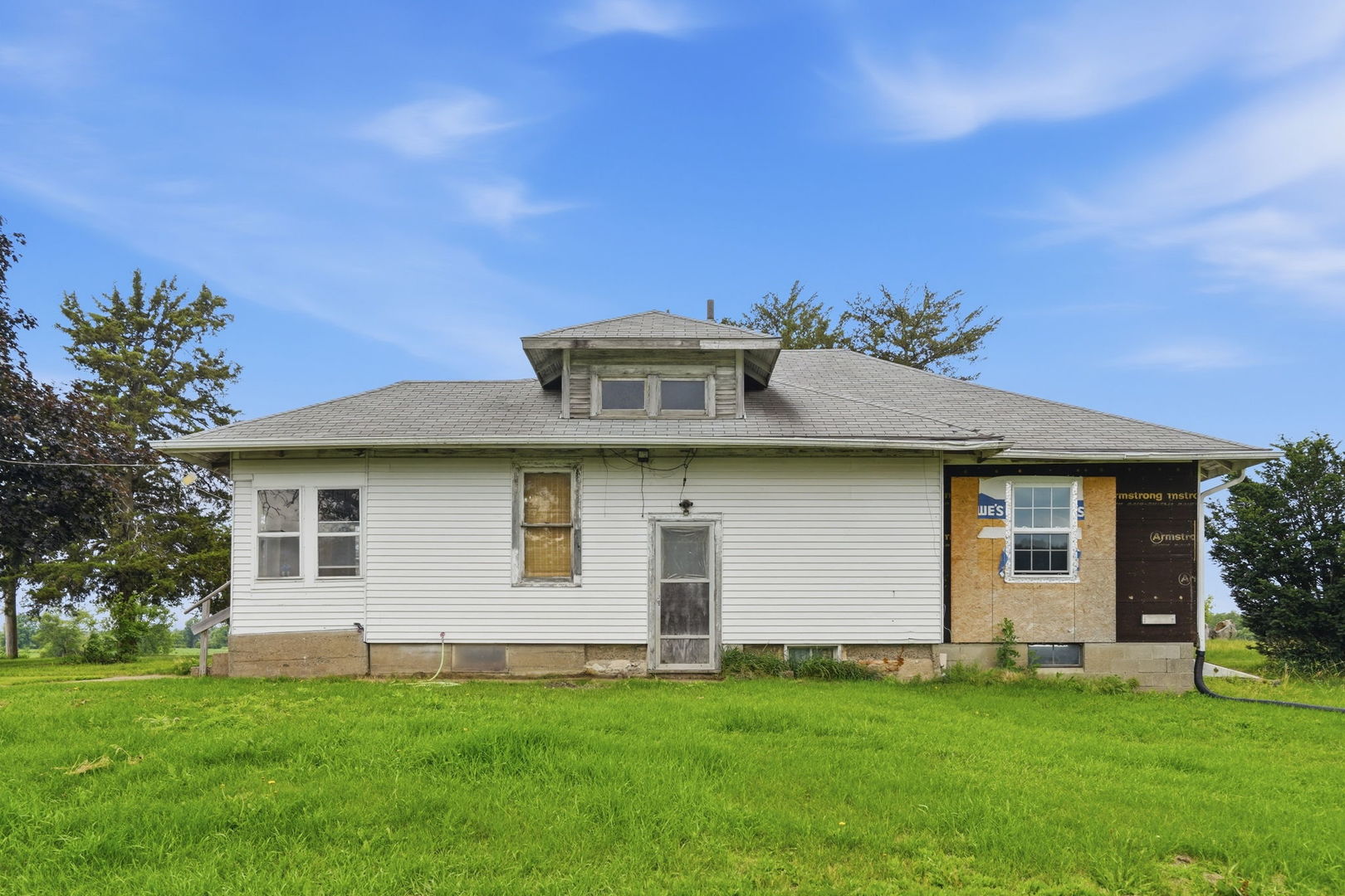 12694 Meredosia Road Property Photo 3