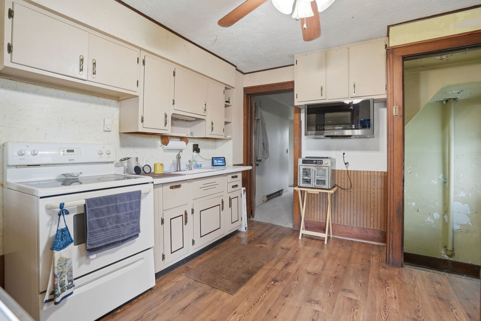 12694 Meredosia Road Property Photo 8