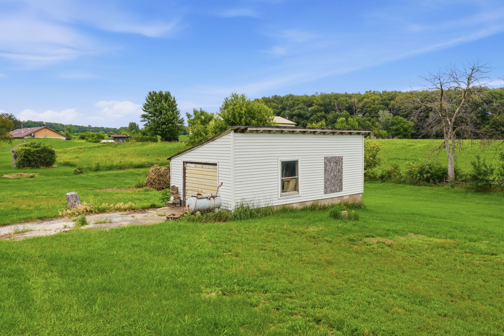 12694 Meredosia Road Property Photo 23