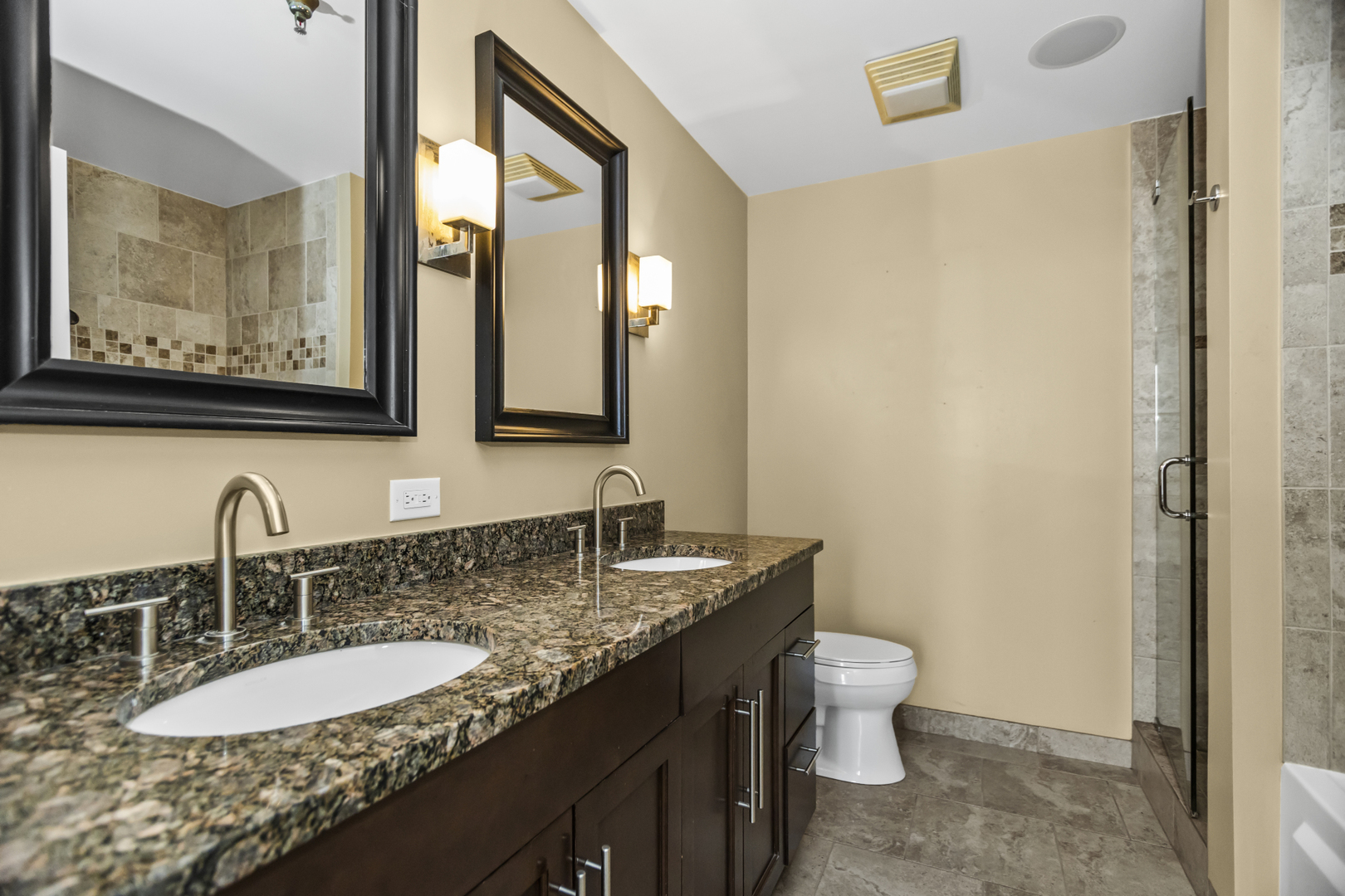 3232 N Halsted Street D812 Property Photo 11