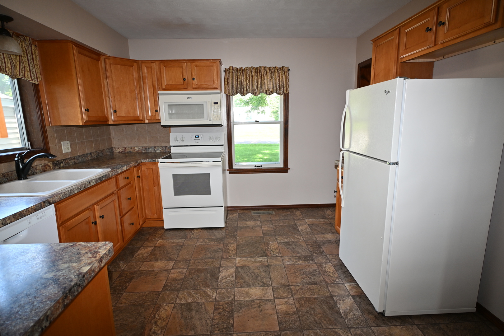 302 S Summit Street Property Photo 10