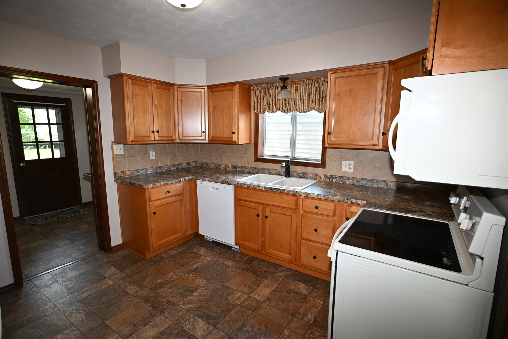 302 S Summit Street Property Photo 11