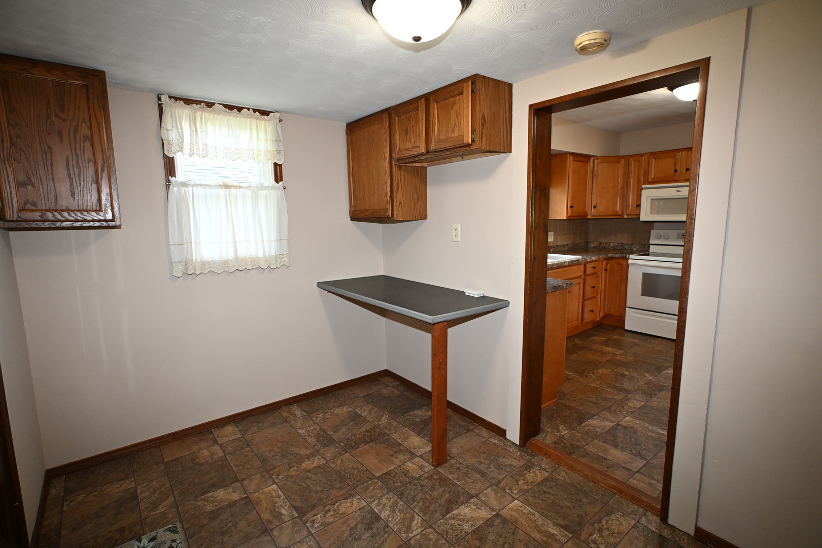 302 S Summit Street Property Photo 12