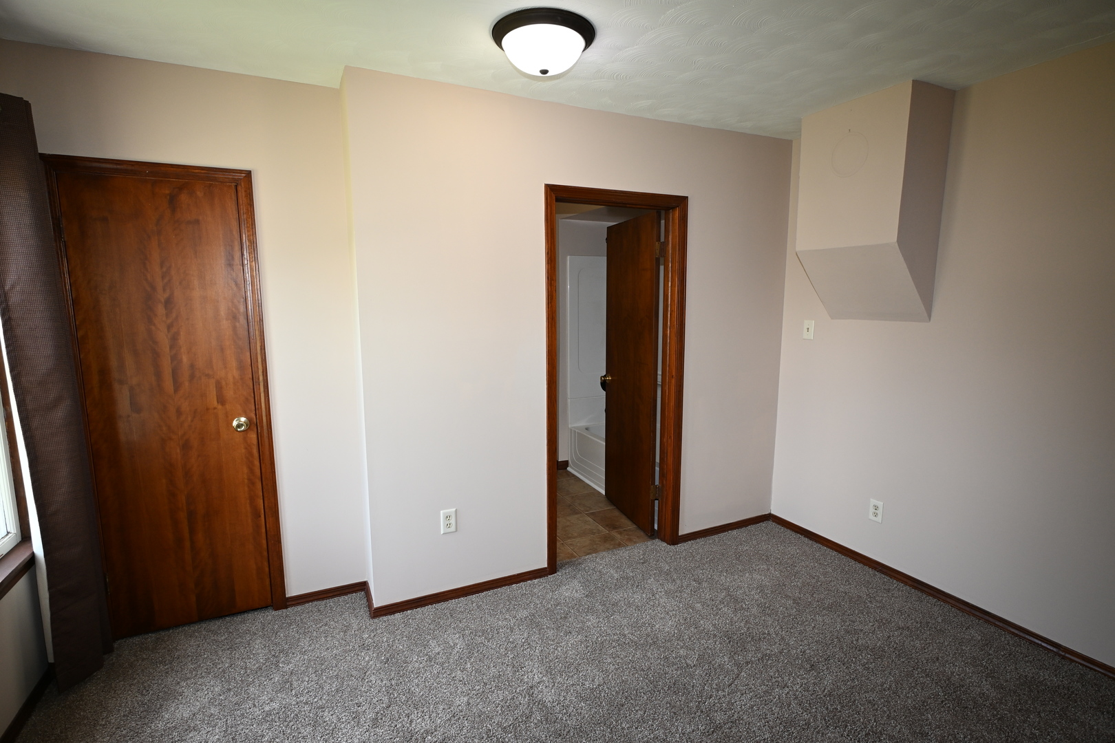 302 S Summit Street Property Photo 14