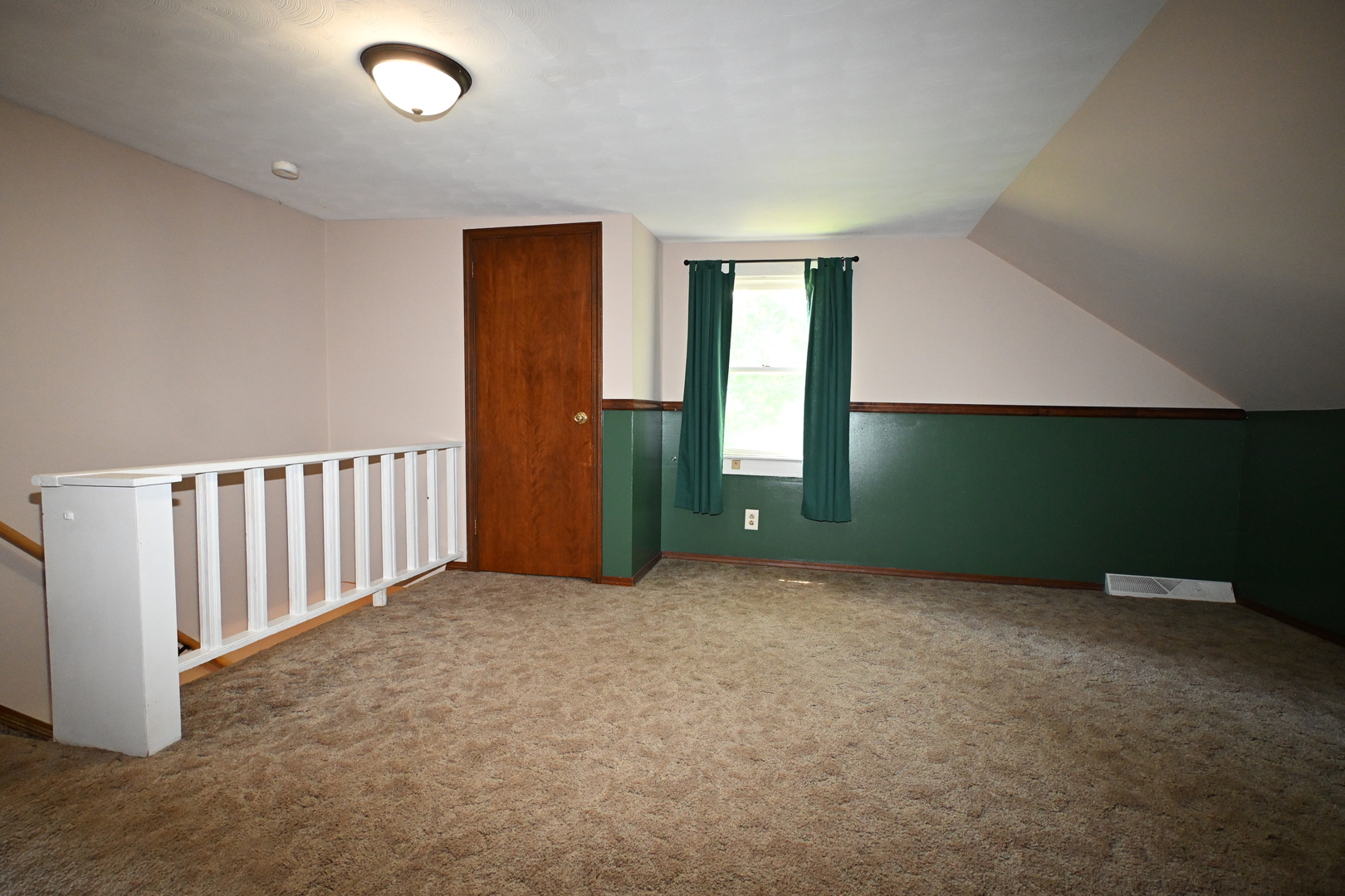 302 S Summit Street Property Photo 19