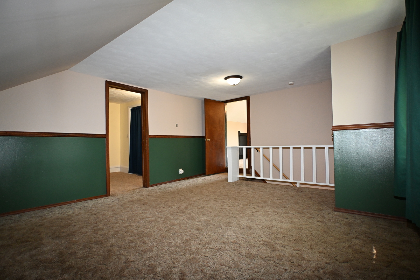 302 S Summit Street Property Photo 20