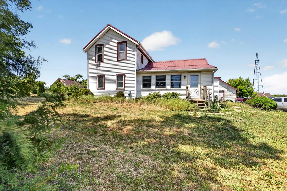 10112 E High Road Property Photo 1